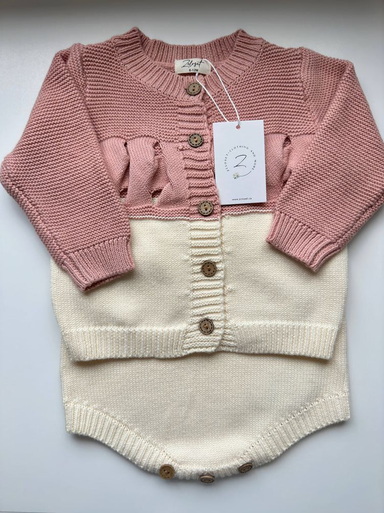 Full Front view of the Bow Set for babies